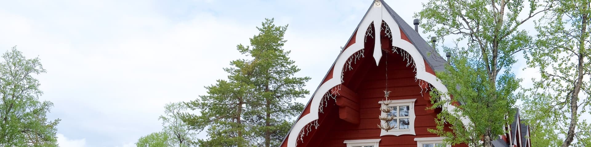Saariselka showing a hotel and signage