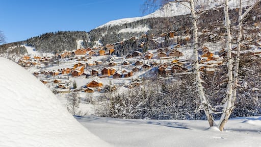 France, Savoie (73), Méribel, ses chalets, ses montagnes, sa neige.