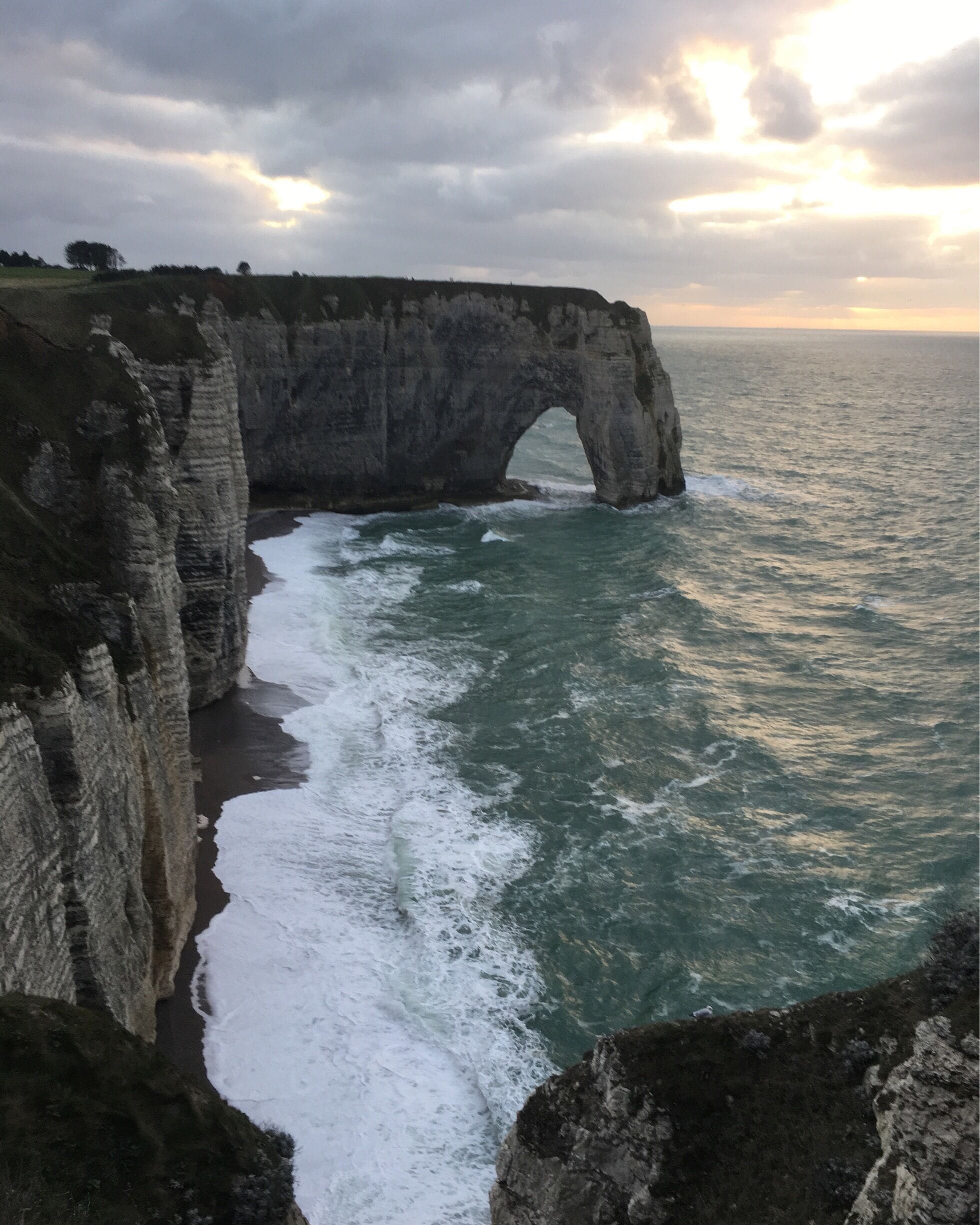 エトルタ観光ガイド～定番人気スポットを参考に自分にピッタリの観光