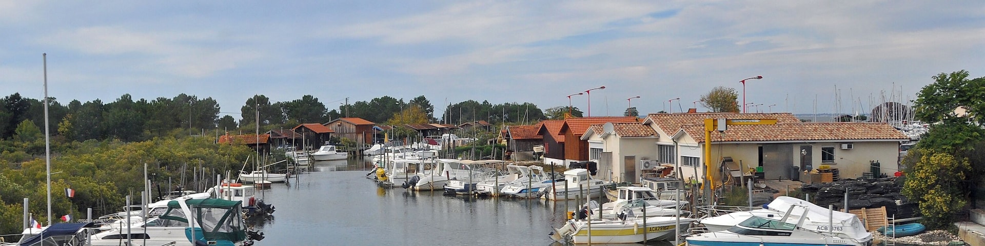 Gujan-Mestras (département de la Gironde, France): marina of La Hume