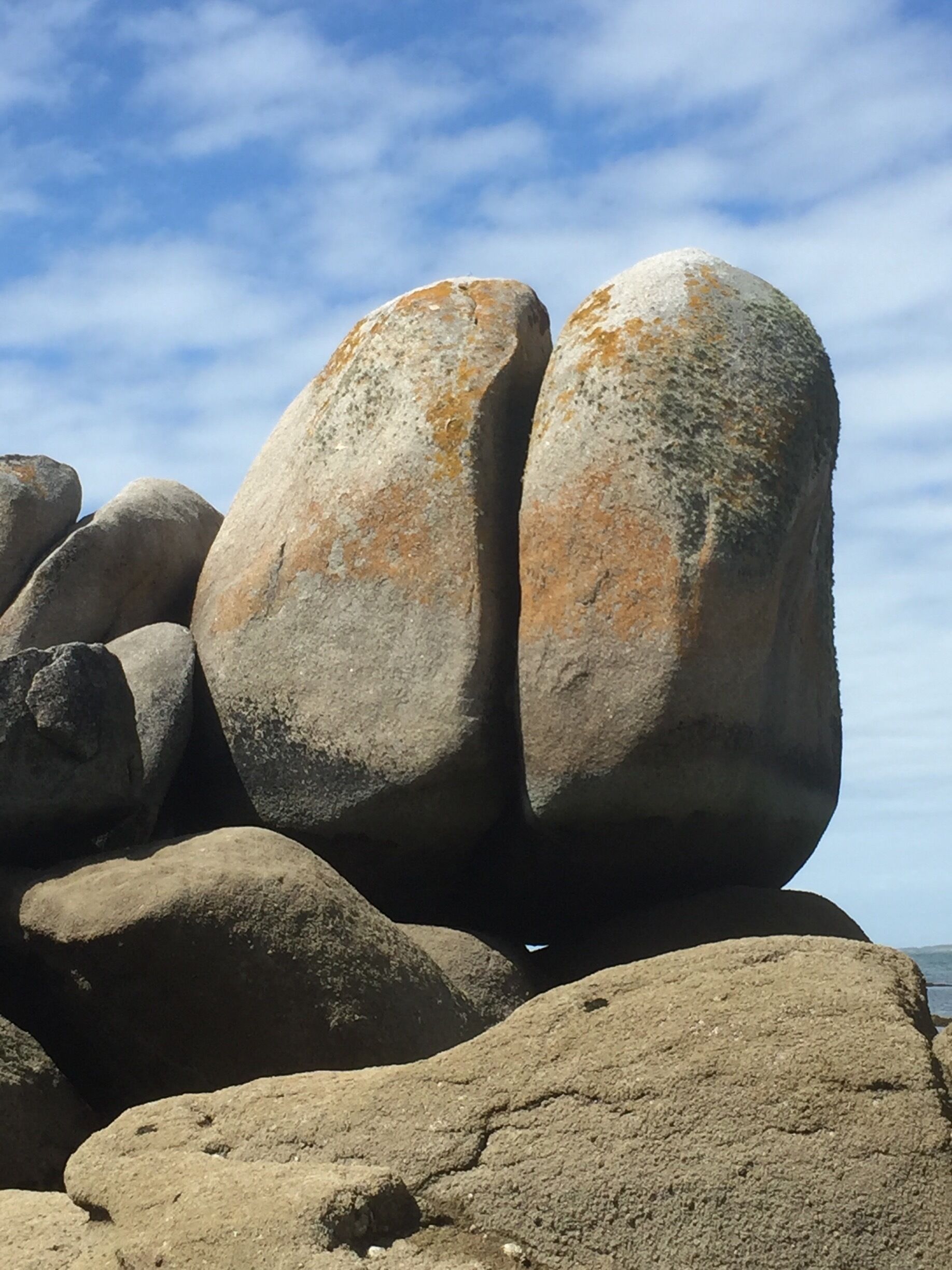 The coast around Le Cabellou is strewn with vast boulders. 