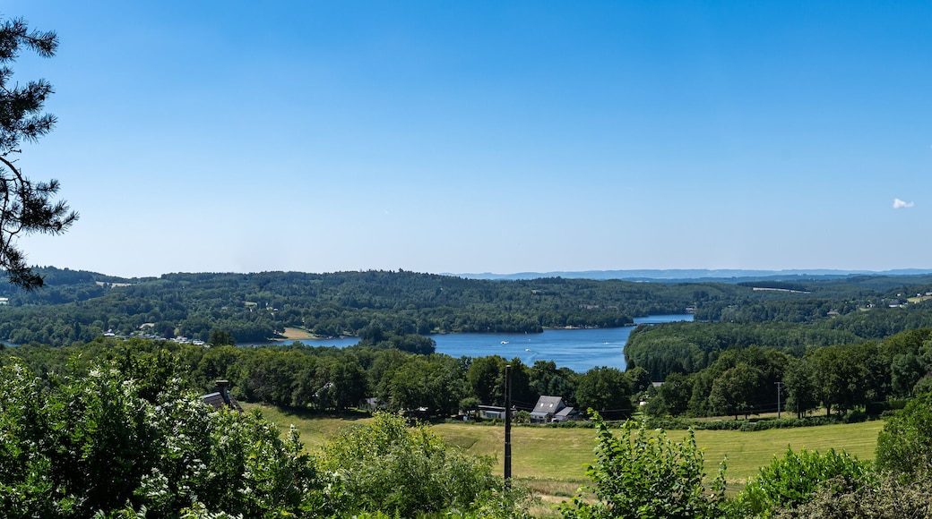 Panorama on Lake Neuvic la Triouzoune with boats, Correze Summer 2021