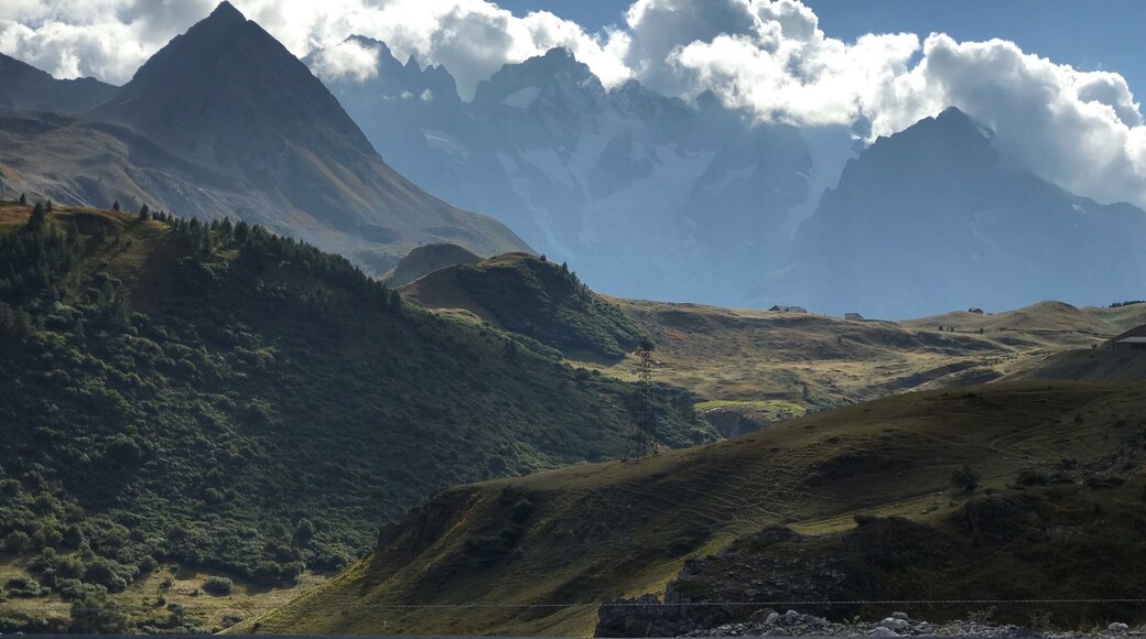 This shot was taken while hiking through France in Le MonĂȘtier-les-Bains. #nofilters #shotonaniphone #greatoutdoors