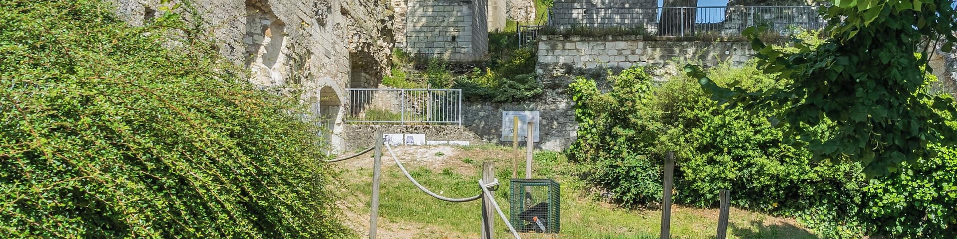 This building is classé au titre des Monuments Historiques. It is indexed in the Base Mérimée, a database of architectural heritage maintained by the French Ministry of Culture, under the reference PA00098513 .