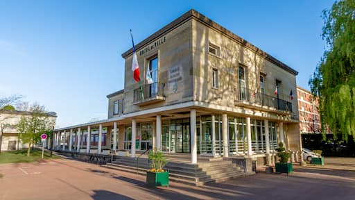 Vue extérieure de la mairie de Morangis, France, commune française située dans le département de l'Essonne, en région Ile-de-France