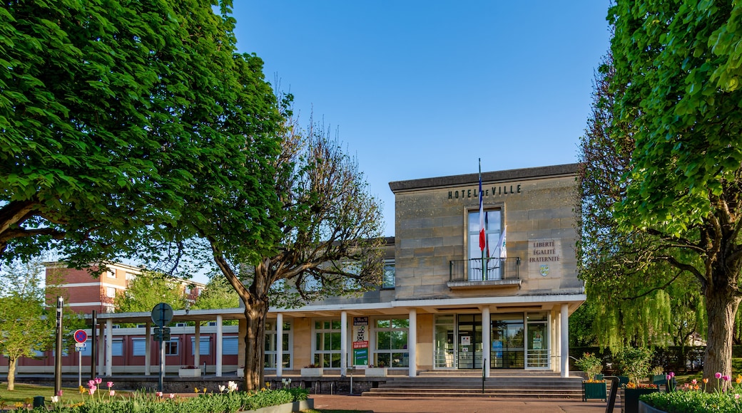 Vue extérieure de la mairie de Morangis, France, commune française située dans le département de l'Essonne, en région Ile-de-France