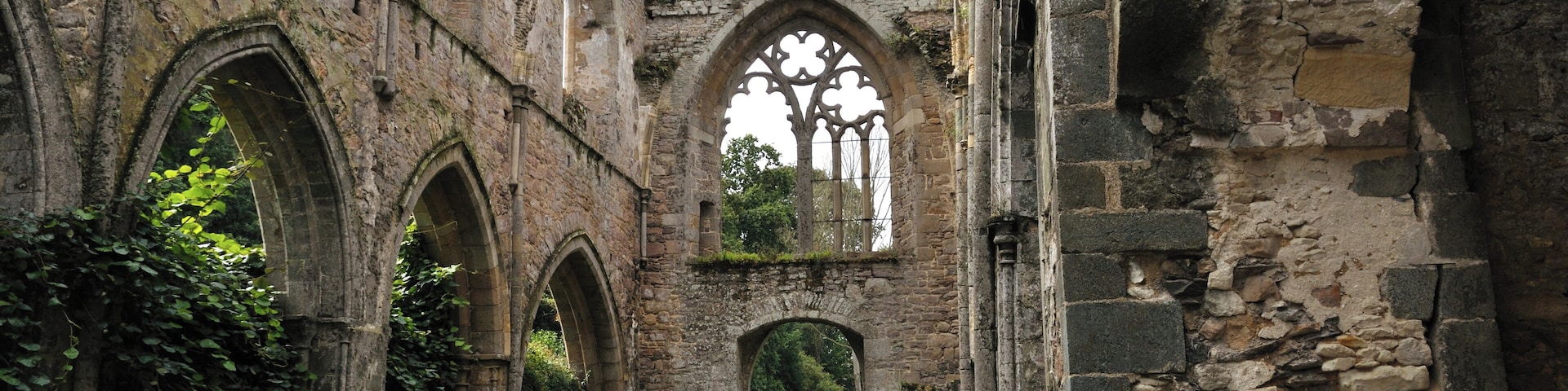 Paimpol (Cotes-d'Armor, Bretagne, France), ruines de l'abbaye de Beauport.