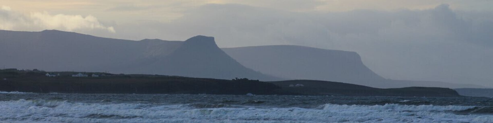 Lovely place for a nice walk with a great view all around you. Even on a dull day.
