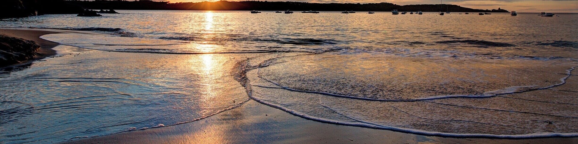 July 2012
The amazing view across the bay at Camping le Châtelet, St Cast
#GoldenHour