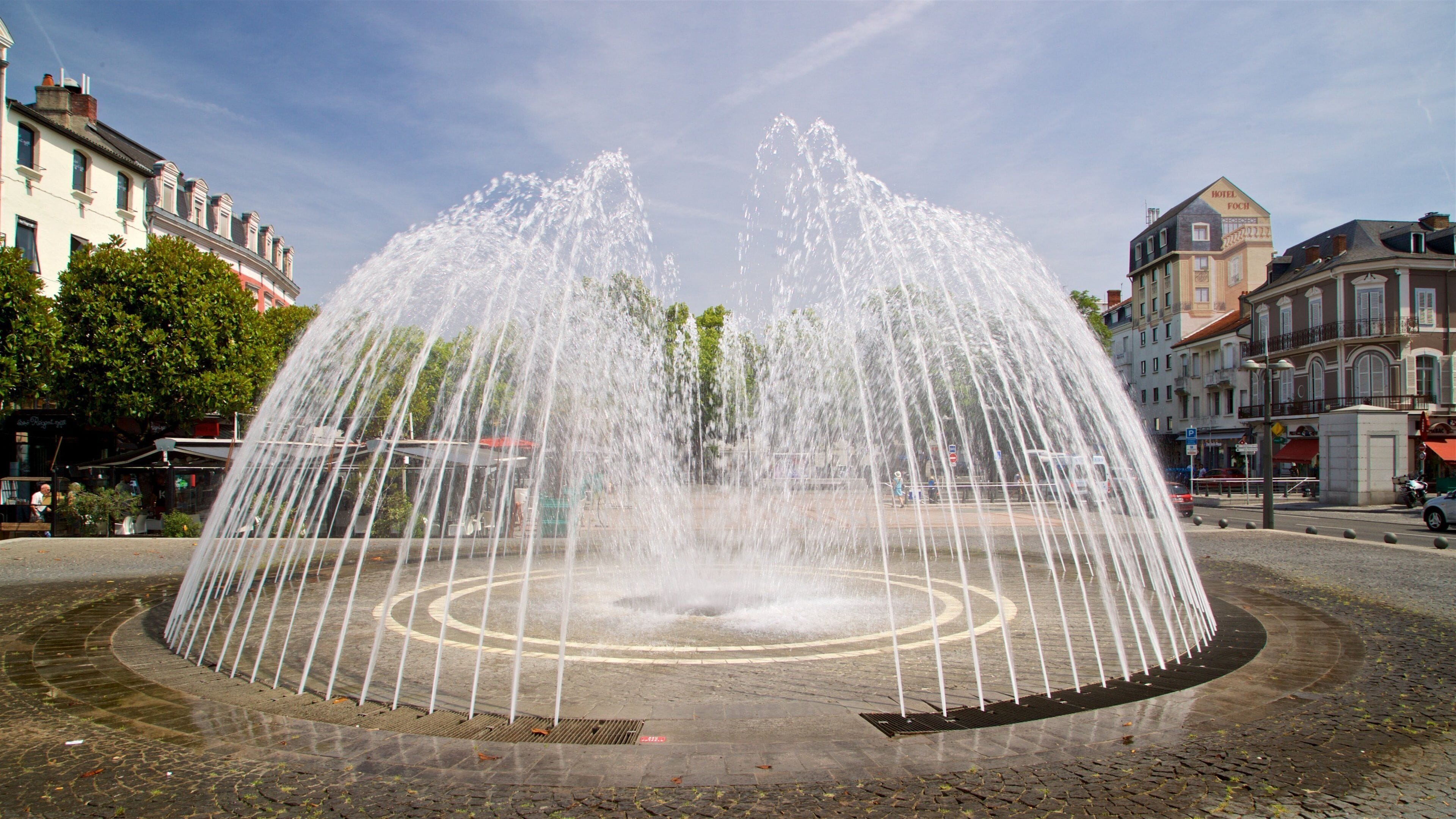 Tarbes som inkluderer fjell