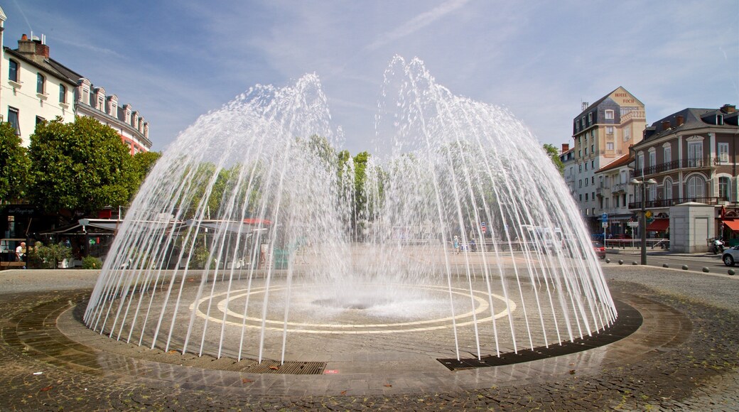 Tarbes som inkluderer fjell