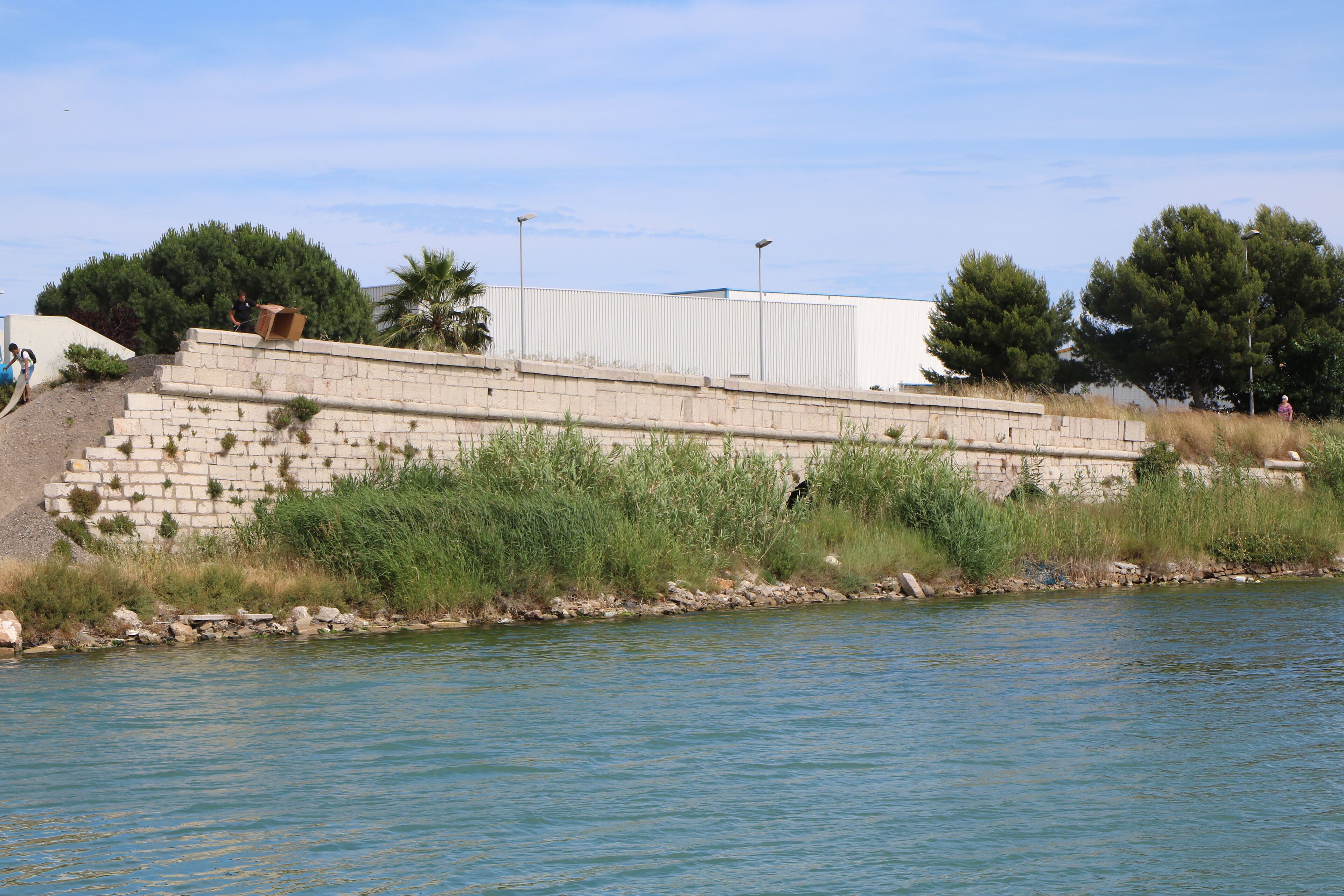 Frontignan (Hérault) - restes de l'ancien pont de La Peyrade à Sète, terminé en 1752.