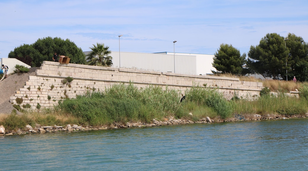 Frontignan (Hérault) - restes de l'ancien pont de La Peyrade à Sète, terminé en 1752.