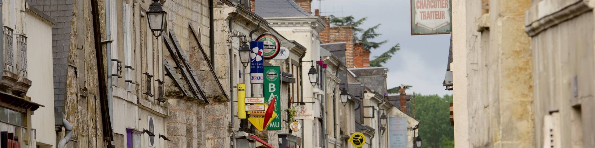 Savonnières mit einem Kleinstadt oder Dorf und Straßenszenen