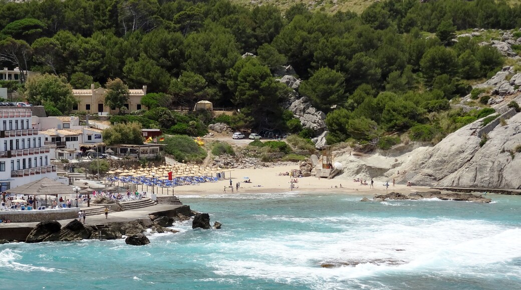Cala Barques im Ort Cala Sant Vicenç, Gemeinde Pollença, Mallorca, Spanien