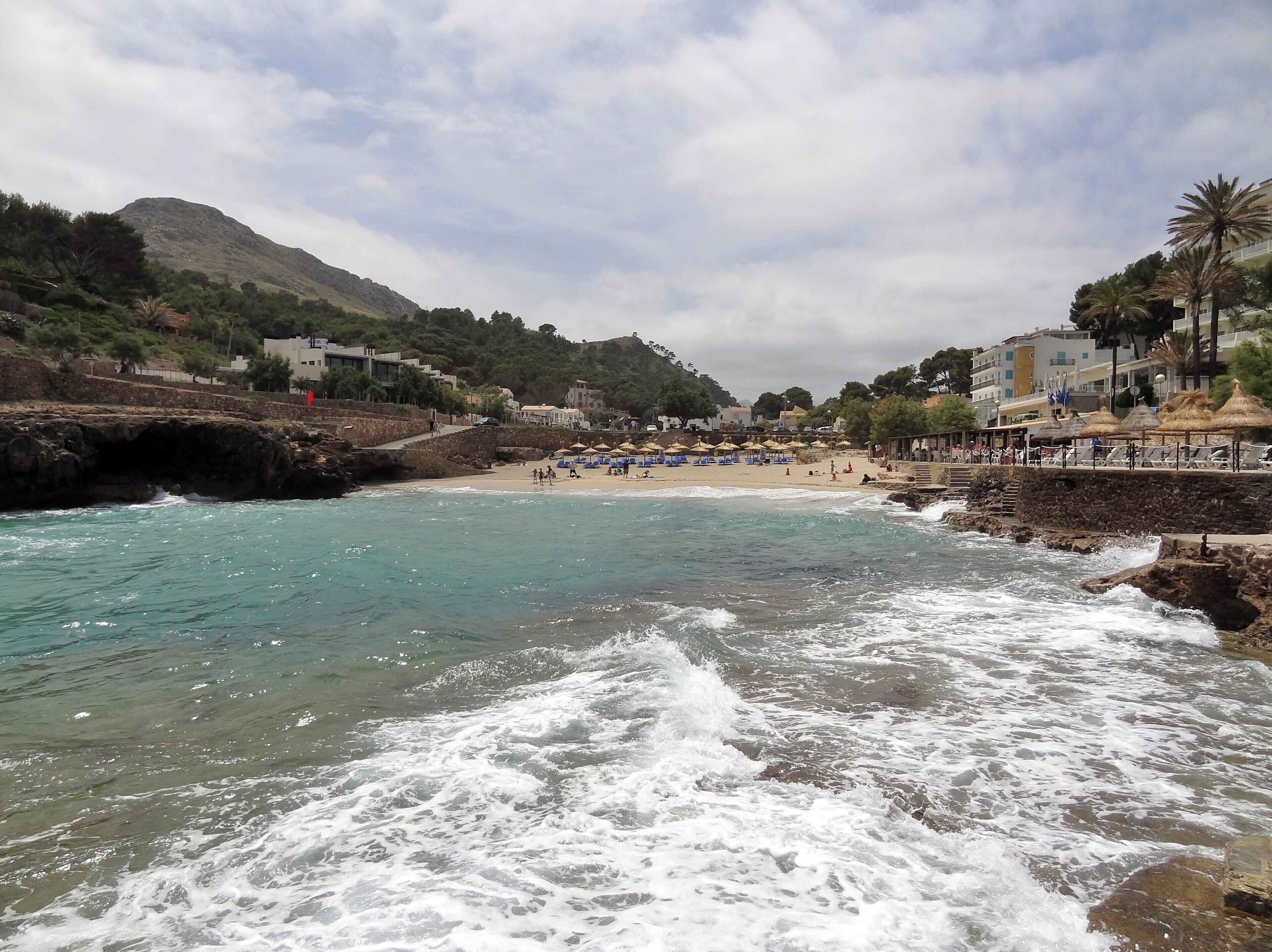 Cala Molins im Ort Cala Sant Vicenç, Gemeinde Pollença, Mallorca, Spanien