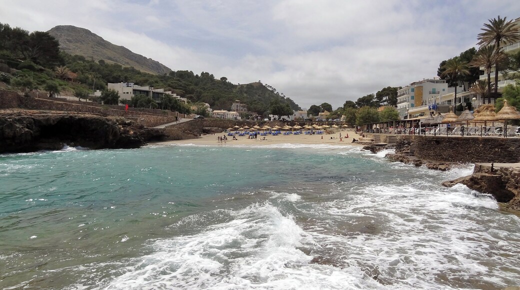 Cala Molins im Ort Cala Sant Vicenç, Gemeinde Pollença, Mallorca, Spanien