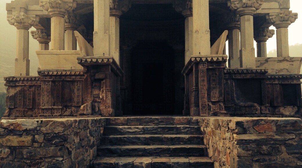 Bhanghar fort #2
At the ancient time they used to practice black magic in this temple.
Bhanghar fort is one of the most haunted place in the world