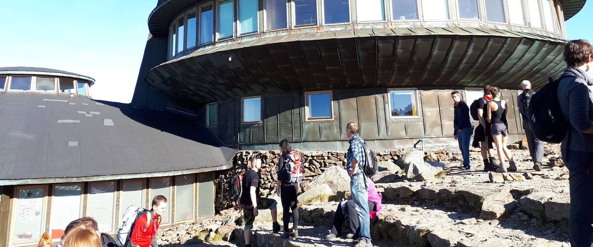 Kosmici juลผ wylฤ
dowali ale jeszcze .drzwi zamkniฤte heee