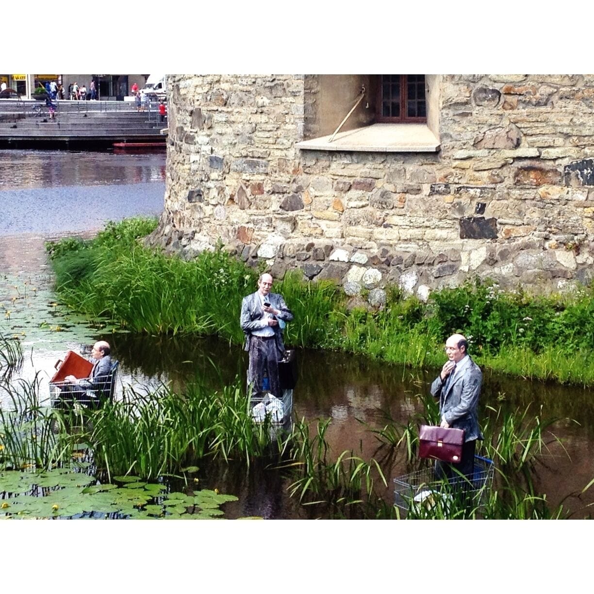 Every year n Orebro there is an art event called open art, where artist from all over the world will take over the public space. This one was called "follow the leaders". For me it is spot on.