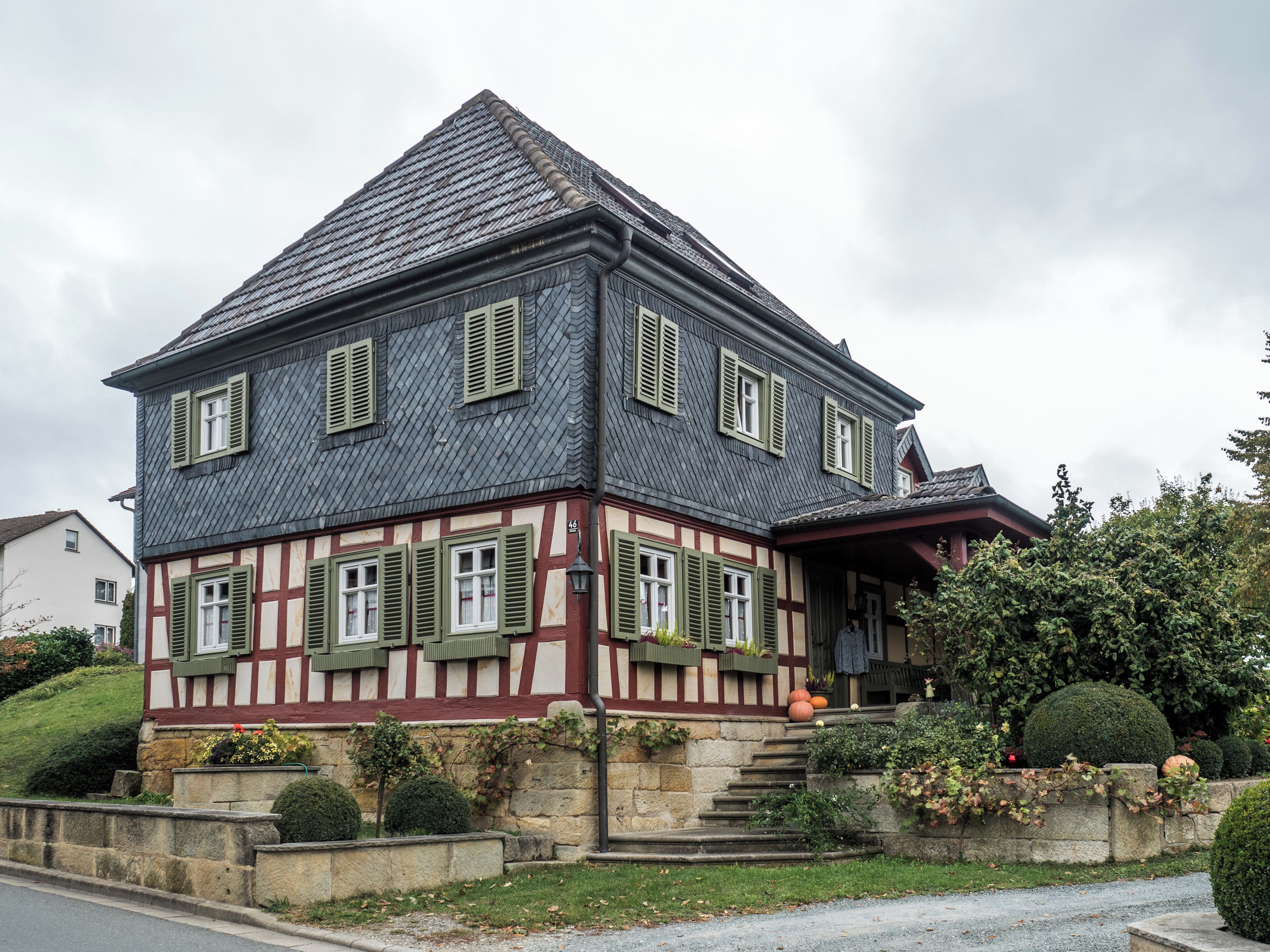 Slated house in Stetten near Lichtenfels