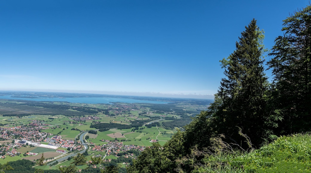 Blick auf Grassau und Chiemsee von Schnappenkirche
