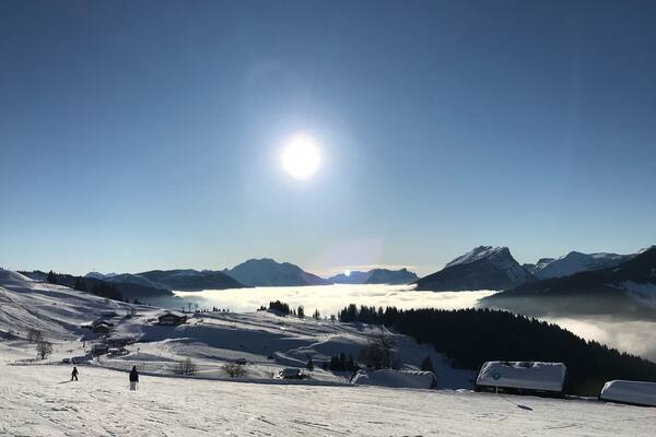 Pleasant afternoon in Le Grand Bornand - Alps
Nice slopes for skiers and snowboarders
#france #legrandbornand #lifeatexpedia #alps