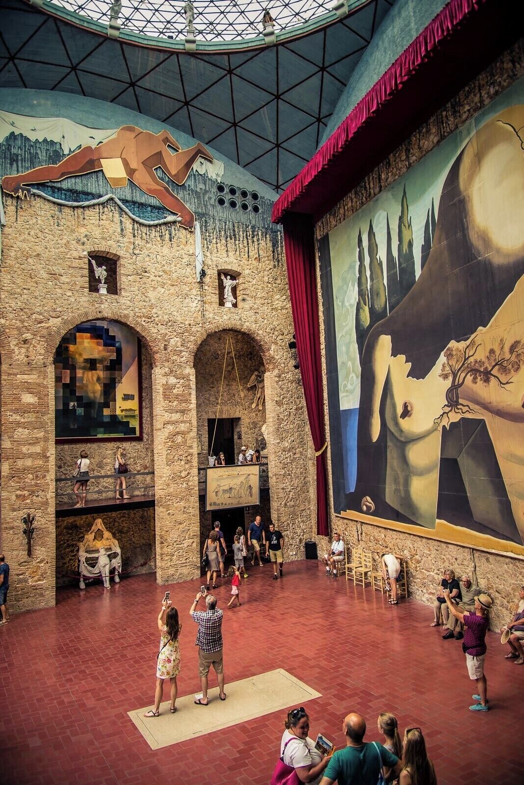 The entrance hall of Salvador Dalí ´s own museum. Note Abe Lincoln