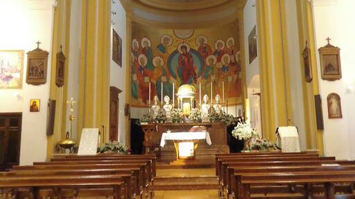 Interno della chiesa parrocchiale dei Santi Pietro e Paolo a Mezzate, frazione di Peschiera Borromeo.