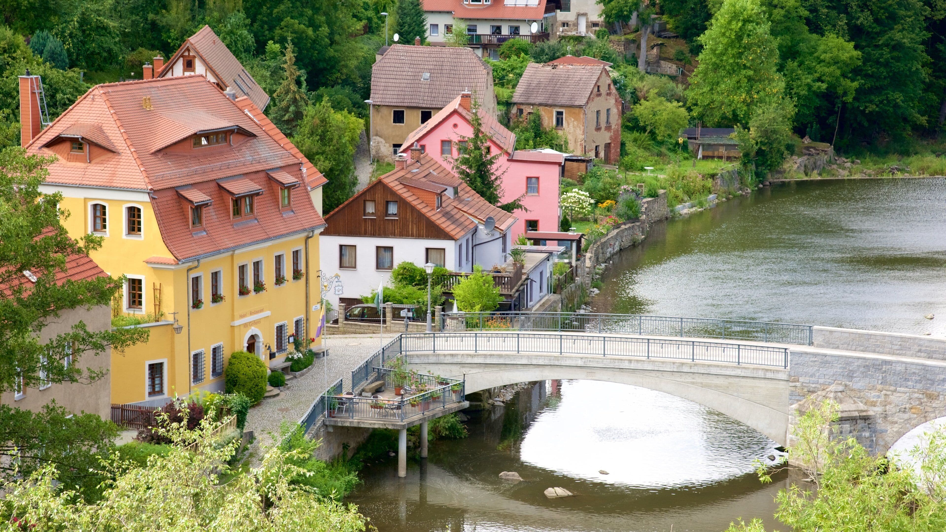 Bautzen mettant en vedette rivière ou ruisseau et pont