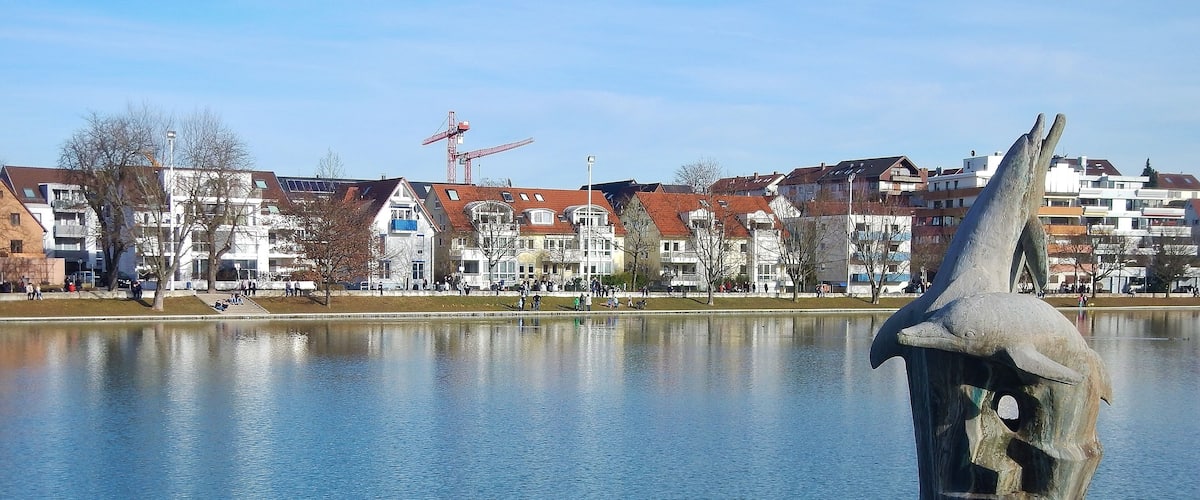 Oberer See in Böblingen mit Delphinbrunnen von Rudolf Baisch