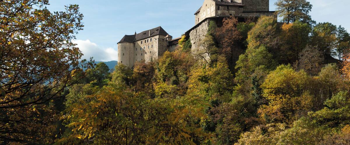 This media shows the cultural heritage monument with the number 17576 in South Tyrol.