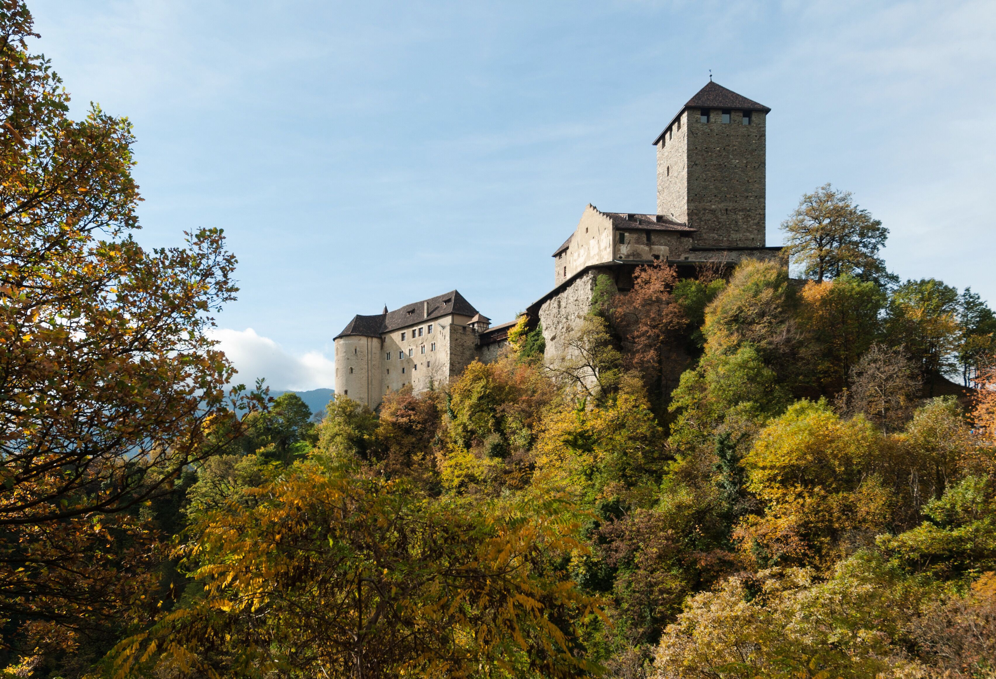 This media shows the cultural heritage monument with the number 17576 in South Tyrol.