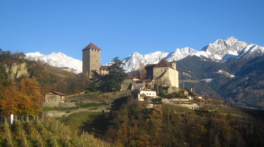 This media shows the cultural heritage monument with the number 17576 in South Tyrol.