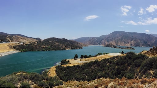 California need water!
Let's save water!!!