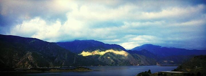 The wonderful Pyramid Lake before you come into Los Angeles. I had to take it from the highway but my iPhone didn't do to bad!