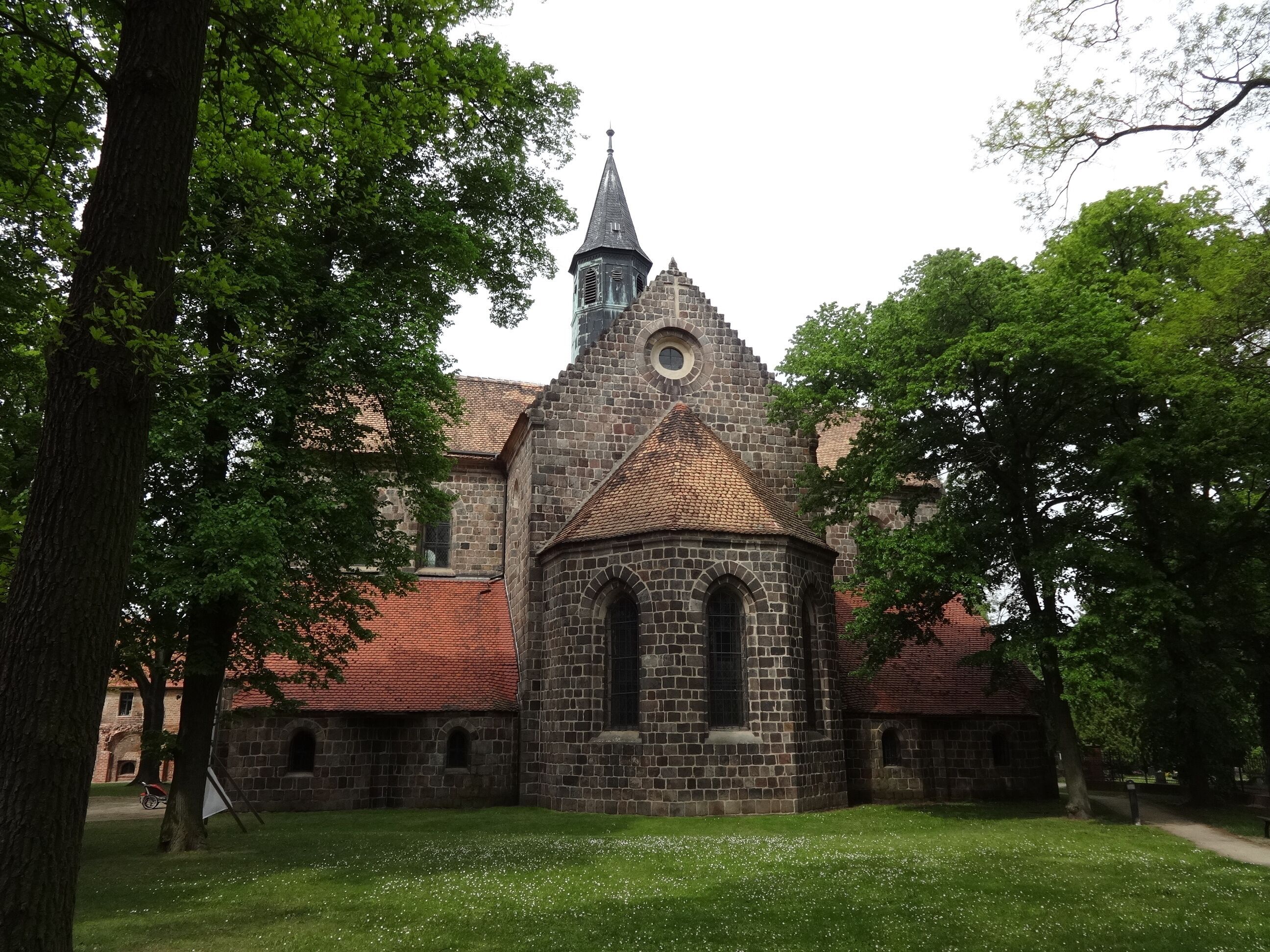 Die Klosterkirche St. Maria entstand im 12. Jahrhundert als Teil eines Zisterzienserklosters. Sie befindet sich in Jüterbog im Landkreis Teltow-Fläming in Brandenburg.