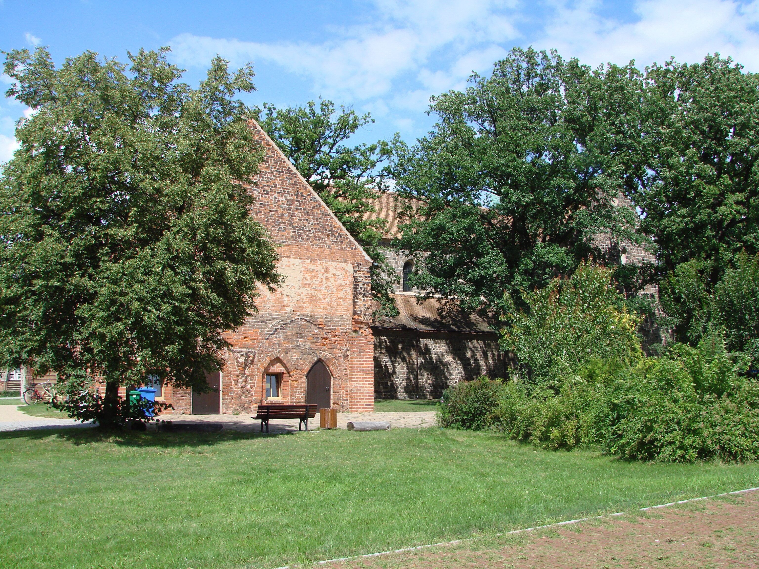 Zisterzienserkloster Zinna, im Vordergrund die „Alte Abtei“
