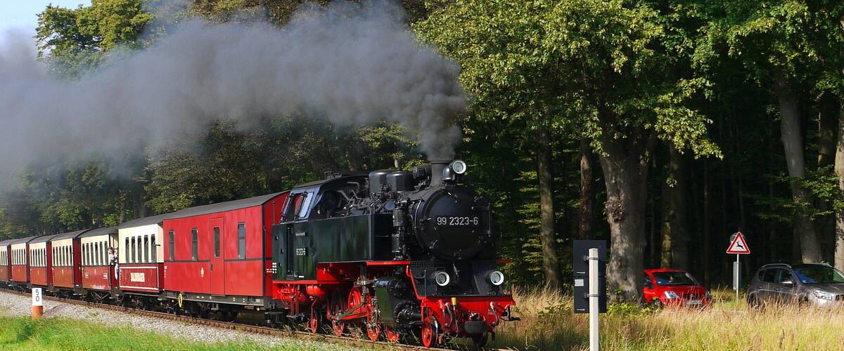 99 2323-6 leaving Heiligendamm for Bad Doberan.