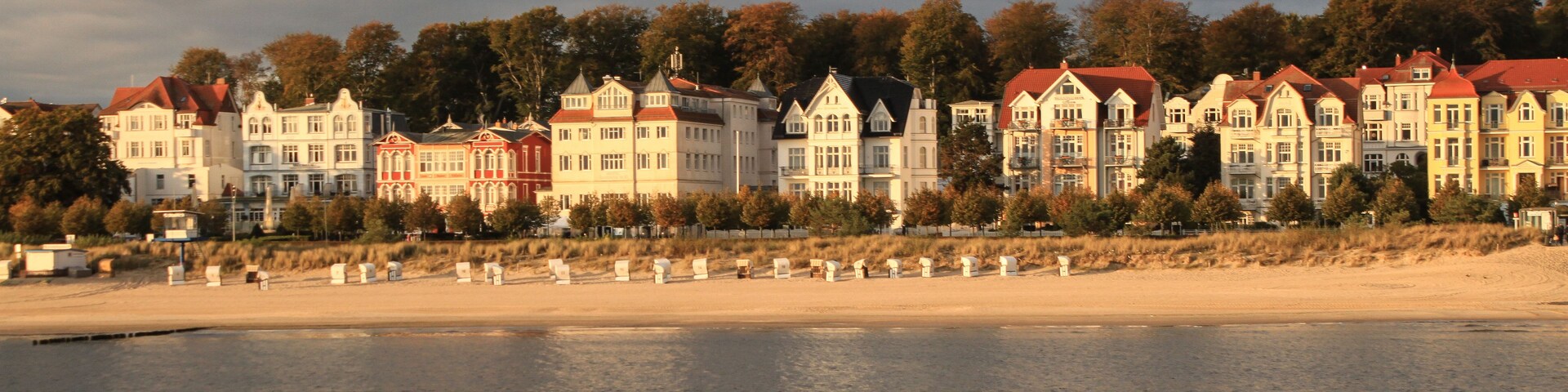 Seebad Bansin; Bäderarchitektur im Morgenlicht