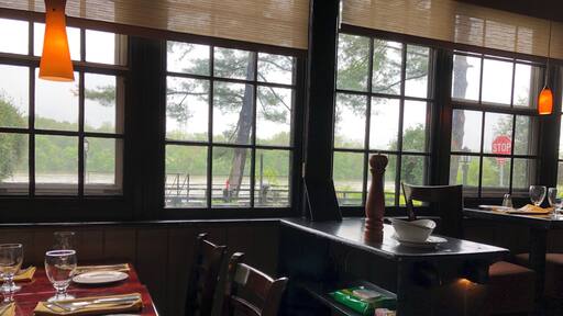 This restaurant is a hidden treasure!! Enjoy so much the food as well as the beautiful view to the Hudson River.