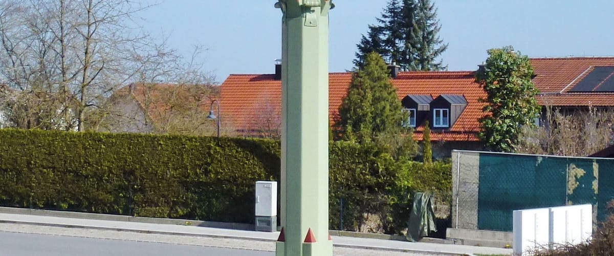Puchheim Ort, Augsburger Straße 1, ehemaliger Taubenkobel. Ansicht aus SO