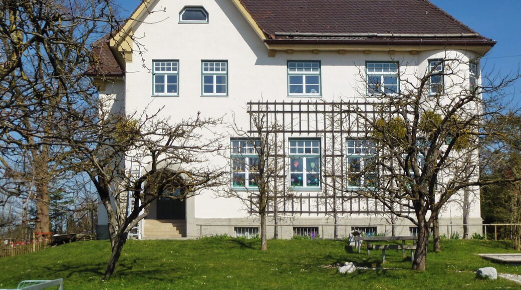 Windach-Schöffelding, Peter-Endres-Str.1, Ehemaliges Schulhaus, Ansicht von S