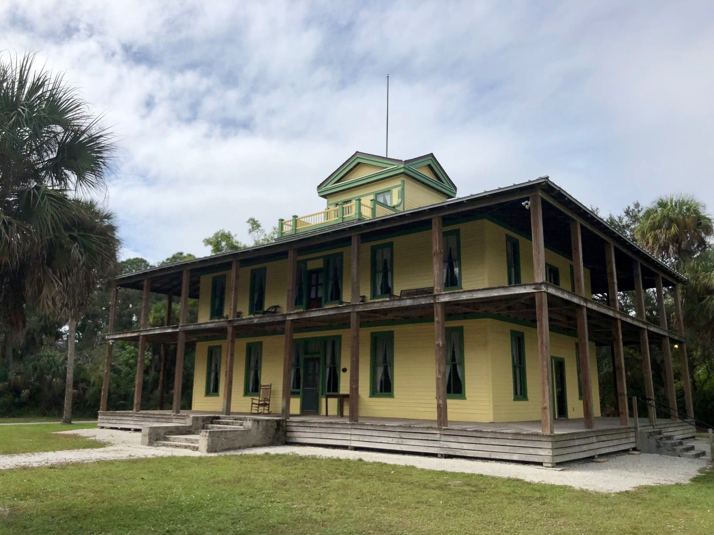 Interesting history here at Koreshan State Park. Dr Cyrus Teed, who changed his name to Koresh brought his followers from
Chicago to this property in Estero, Florida in 1894. Originally trained as a medical doctor, Dr Teed became disillusioned with the inhumanity of medicine during the Civil War. He became ‘illuminated’ working in his laboratory in 1869 and founded a communal society based on his ideas of communal living, communal property, and his religious and scientific theories. With everyone working for the good of all. This original building, dating to 1904, is called Planetary Court. It housed the governing council of Koreshan. The council was made up of 7 women each of whom had their own room within this building. They were responsible for the day to day running of the Settlement.