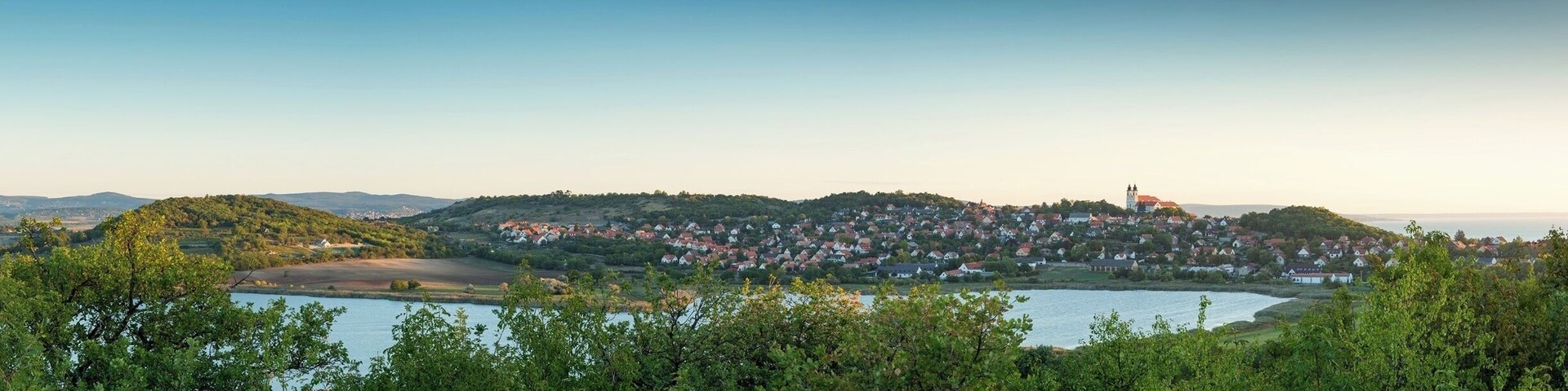 Tihany village in early morning light in September. Photographed from one of the geyser cones.
#balaton #hungary #tihany #travel #nationalpark
