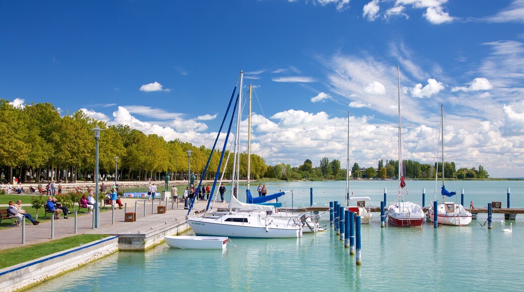 Balatonfured showing a marina