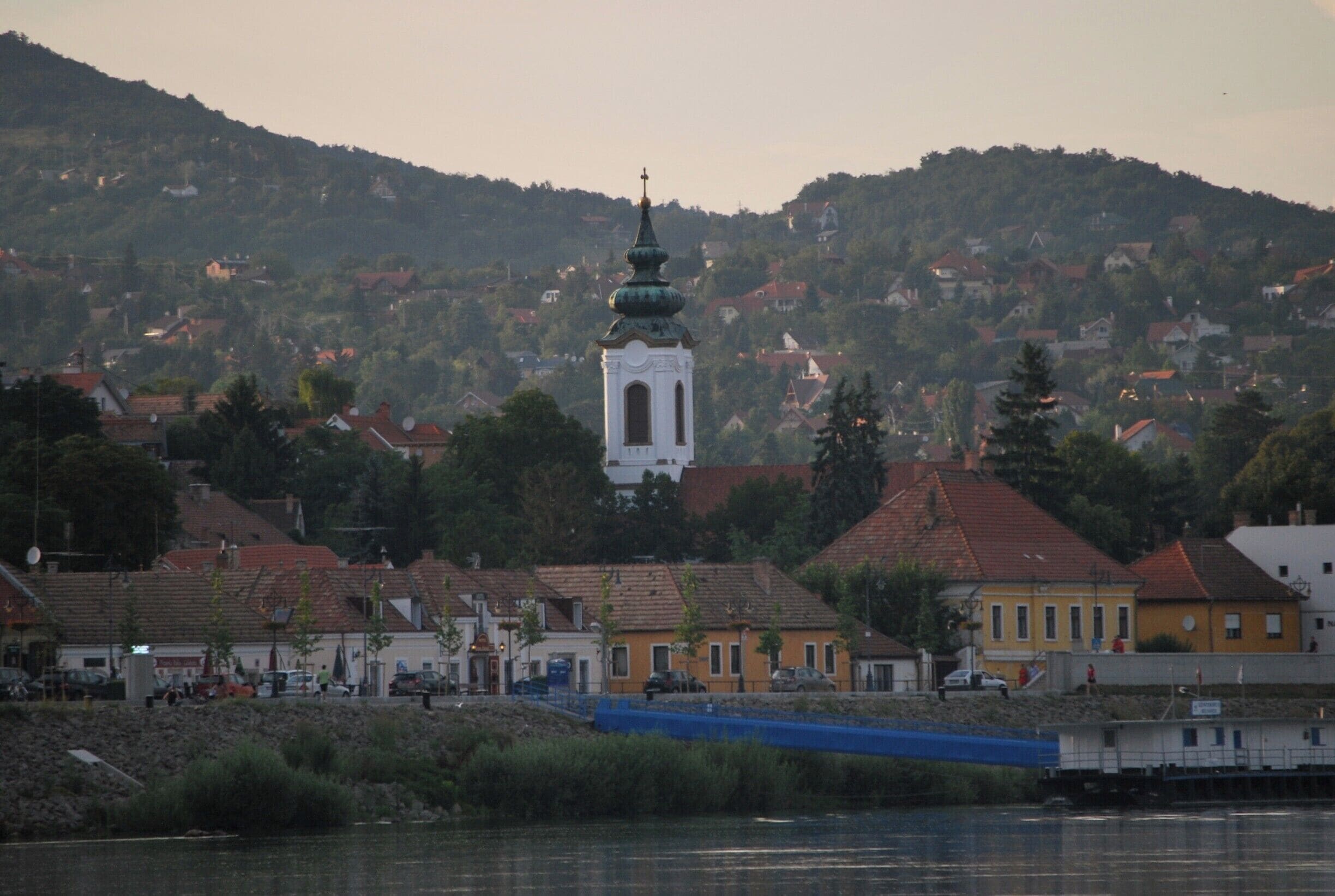 Beautiful town on the edge of the Donau with narrow streets and a beautiful Serb-Orthodox church
