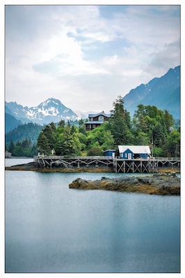 Halibut Cove, Alaska
Catch the Danny J water taxi and enjoy a wonderful and scenic boat ride then grab a fantastic meal at the restaurant.
#nature