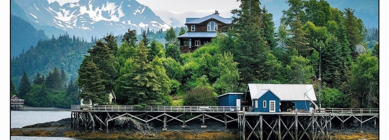 Halibut Cove, Alaska
Catch the Danny J water taxi and enjoy a wonderful and scenic boat ride then grab a fantastic meal at the restaurant.
#nature