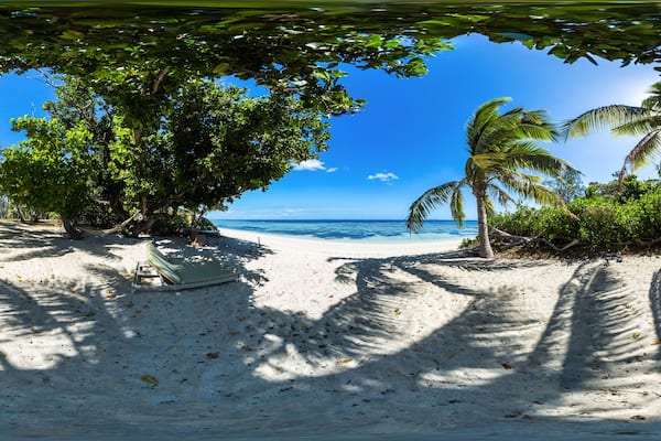 Relax at Mamanuca Beach from Vomo Island Resort - Vomo Island - Mamanuca Archipelago - Fiji Islands - Oceania